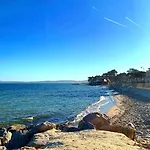 T2 Climatise Avec Terrasse & Parking A Pied 5min Presqu Ile De Giens 아파트