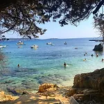 T2 Climatise Avec Terrasse & Parking A Pied 5min Presqu Ile De Giens