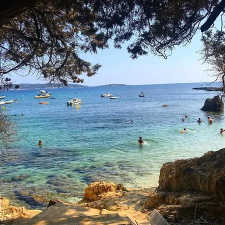 T2 Climatise Avec Terrasse & Parking A Pied 5min Presqu Ile De Giens